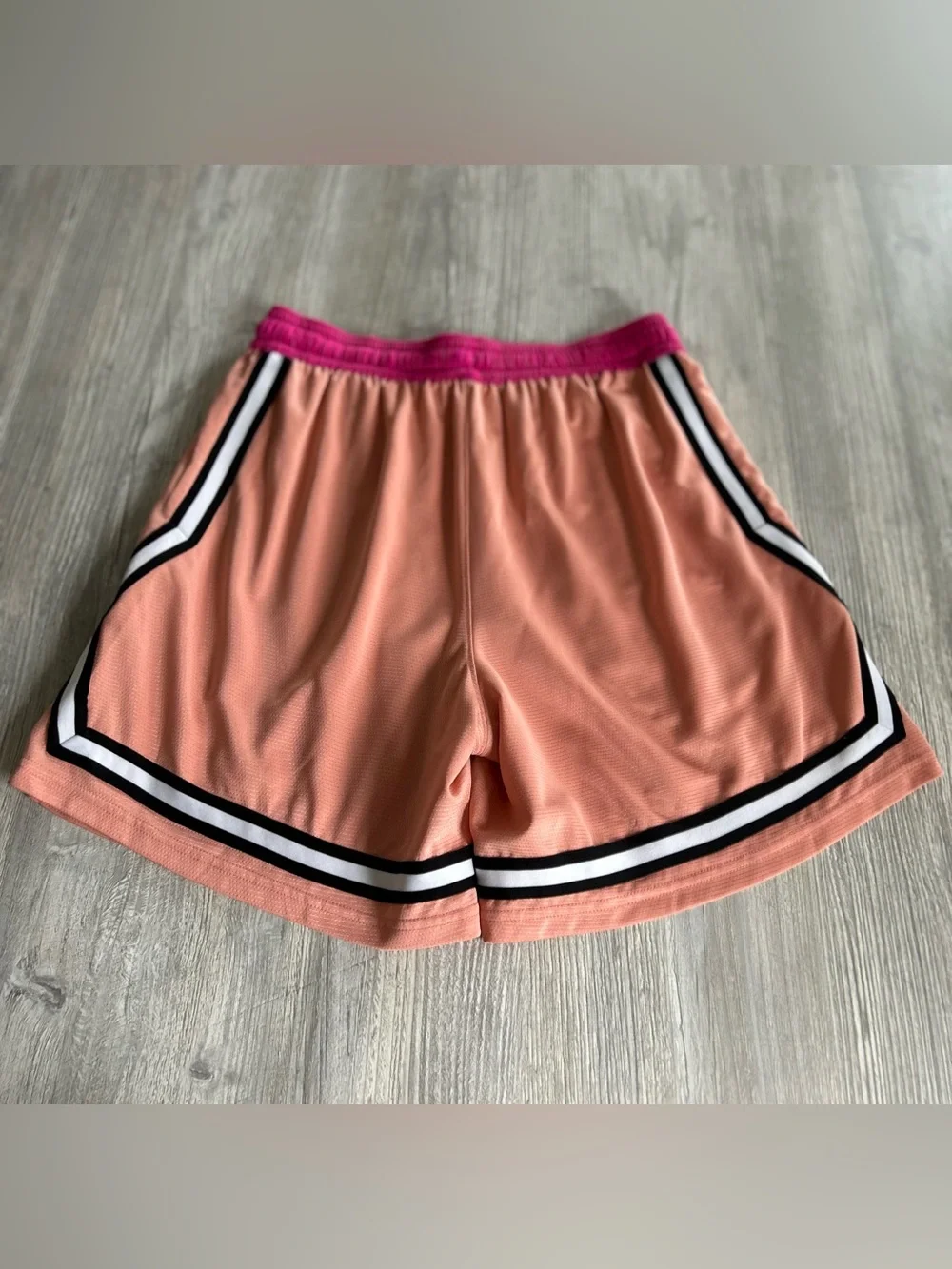Nike Women's Fly Crossover Basketball Shorts Size Medium in Light Madder Root